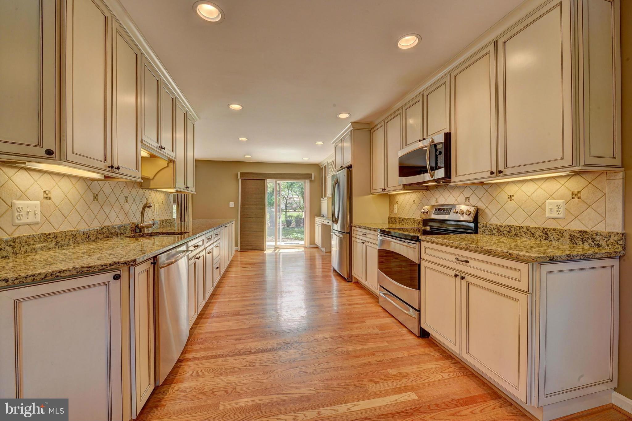9831 Vale Road Vienna, VA 22181 - Photo 4 of 30 Kitchen