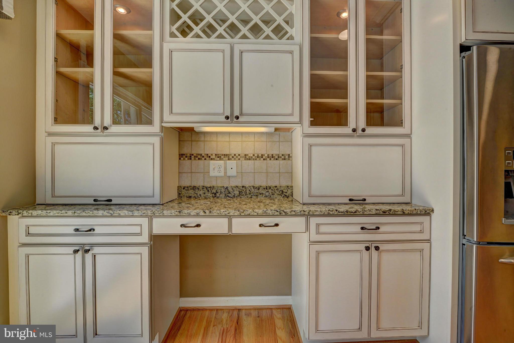 9831 Vale Road Vienna, VA 22181 - Photo 7 of 30 Kitchen