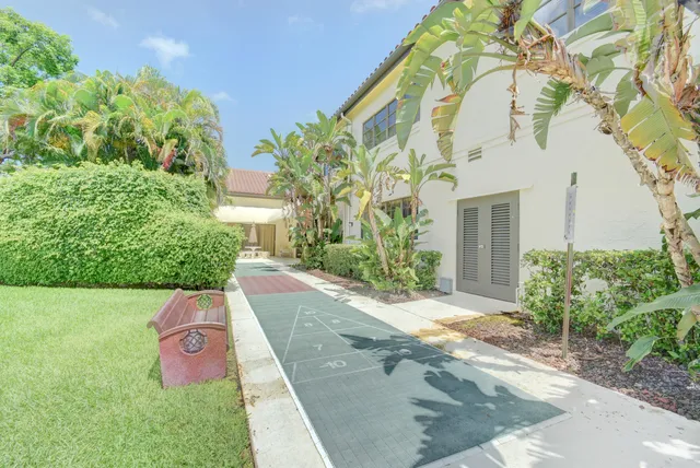 $335,000 | 5893 Sunswept Lane, Unit B, Boynton Beach, FL 33437