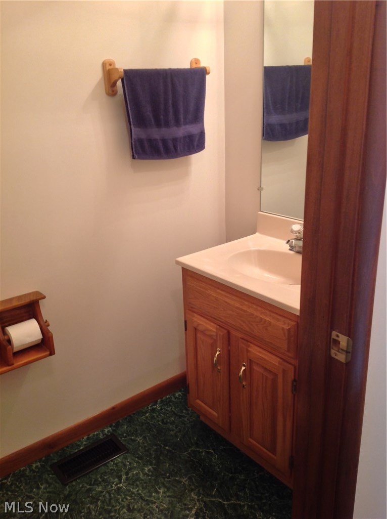 2445 Raber Road Uniontown, OH 44685 - Photo 15 of 33