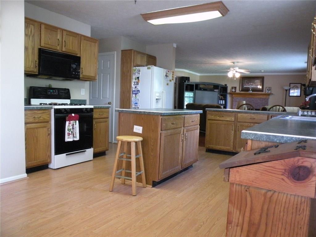 1091 Hopkins Road Indianapolis, IN 46229 - Photo 8 of 30 Gallery Image 8