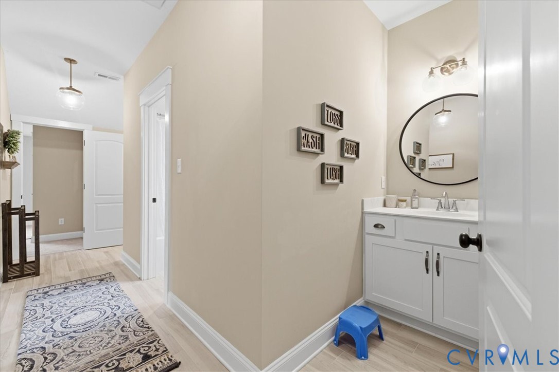 11805 Winterpock Road Chesterfield, VA 23838 - Photo 45 of 58 Jack & Jill Bathroom Upstairs