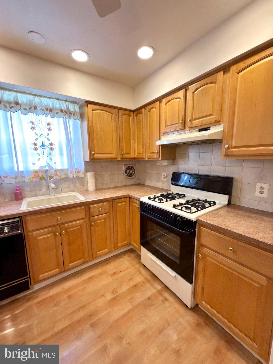 1716 Napfle Avenue Philadelphia, PA 19111 - Photo 12 of 45 Gallery Image 12