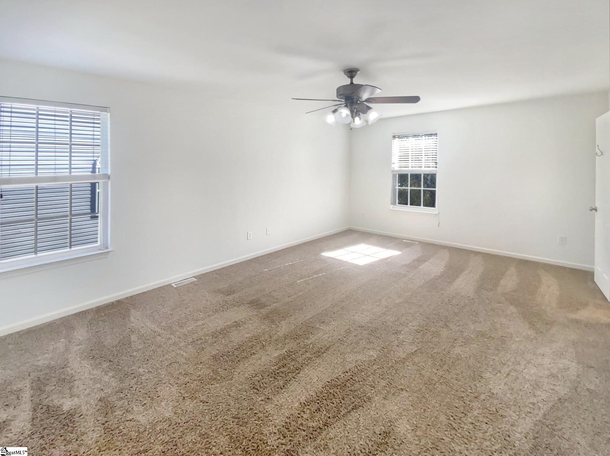 139 Castleton Circle Boiling Springs, SC 29316 - Photo 4 of 25