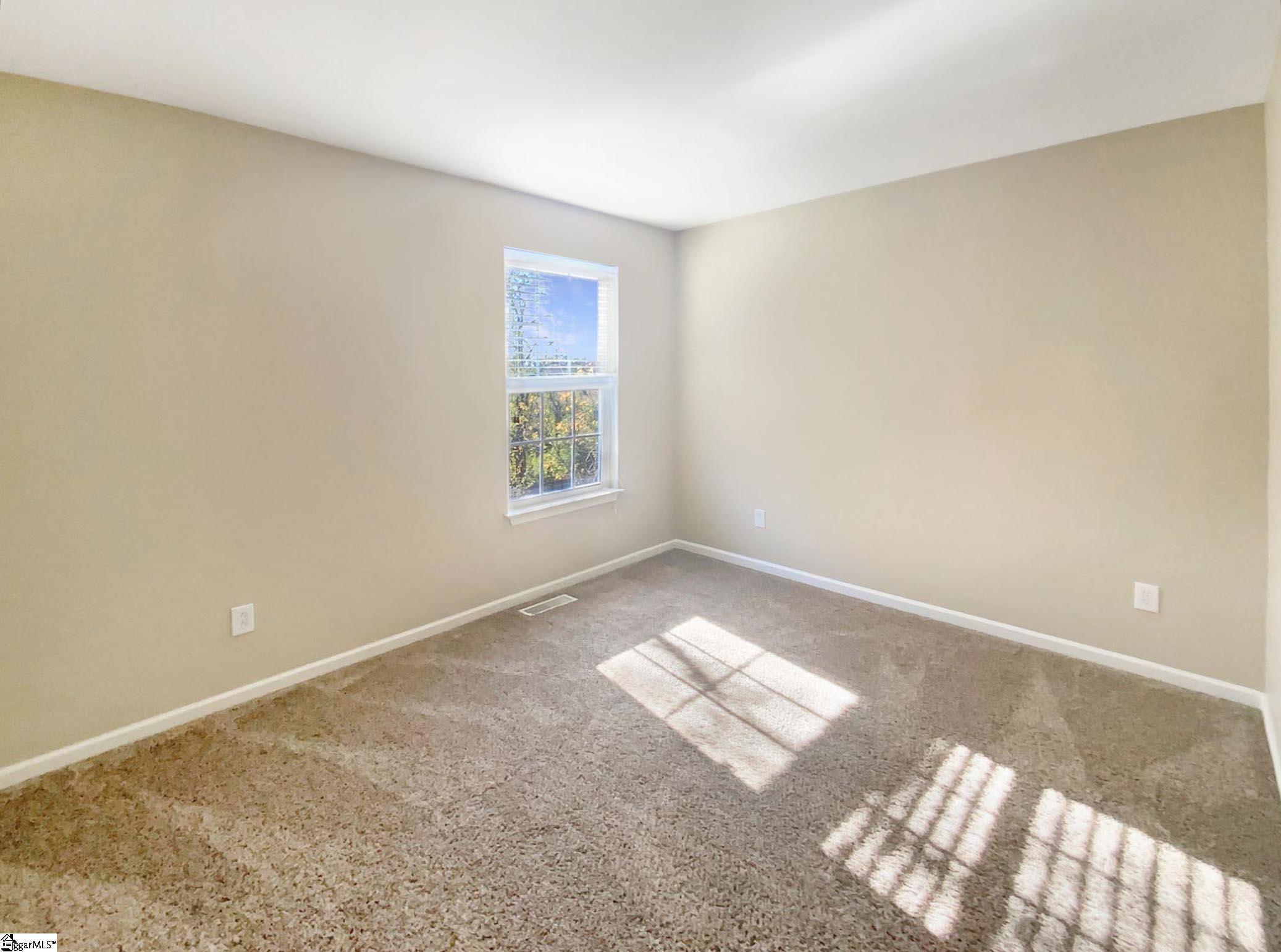 139 Castleton Circle Boiling Springs, SC 29316 - Photo 10 of 25