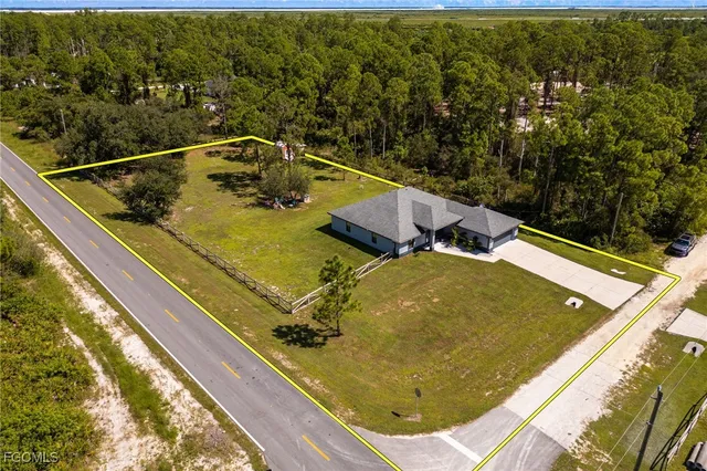 $469,000 | 7690 18th Place, LaBelle, FL 33935