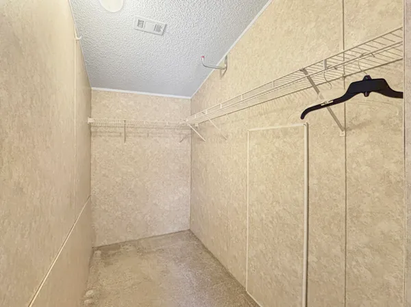 $2,500 | 7568 Southeast Swan Avenue, Hobe Sound, FL 33455