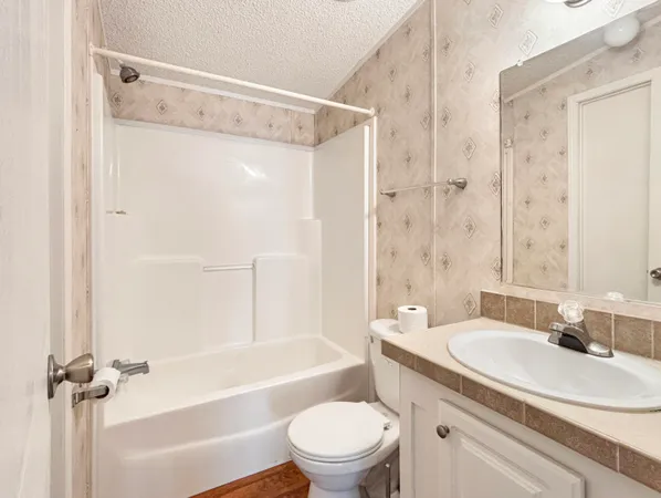 $2,500 | 7568 Southeast Swan Avenue, Hobe Sound, FL 33455