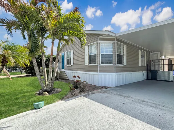 $2,500 | 7568 Southeast Swan Avenue, Hobe Sound, FL 33455