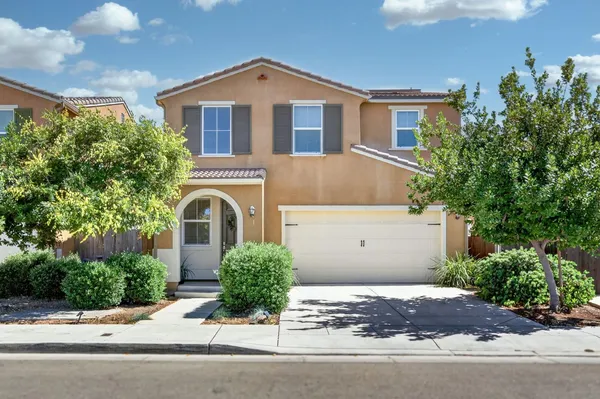 $465,000 | 3866 Sussex Avenue, Clovis, CA 93619