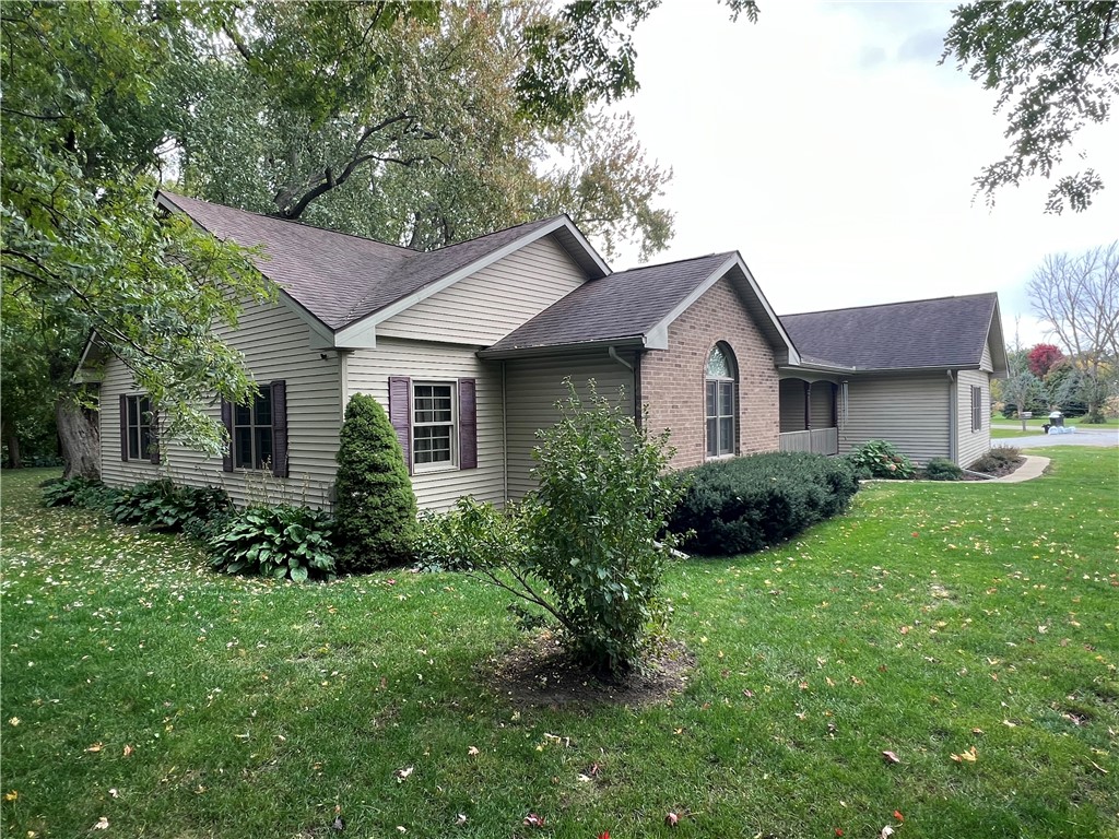 14052 East 3785 North Road Hoopeston, IL 60942 - Photo 2 of 37