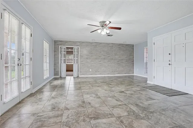 $289,900 | 4005 Hillcrest Drive, Marrero, LA 70072