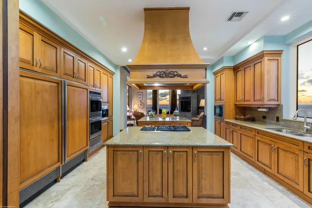 $4,595,000 | 5310 North Ocean Drive, Unit PH 1201, Singer Island, FL 33404