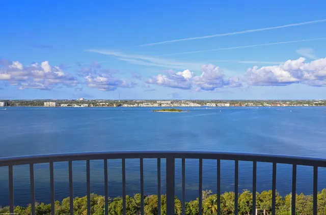 $4,595,000 | 5310 North Ocean Drive, Unit PH 1201, Singer Island, FL 33404