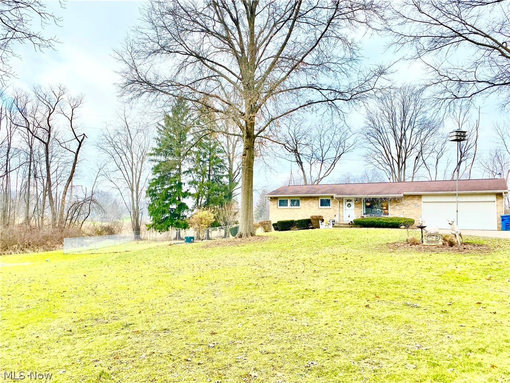 4556 Roop Avenue Barberton, OH 44203 - Photo 2 of 22 Gallery Image 2