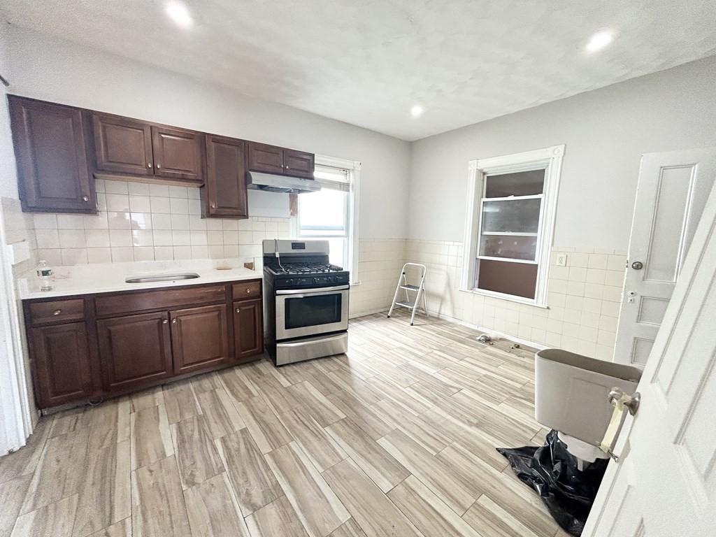 22 Humphreys Street, Unit 3 Boston, MA 02125 - Photo 1 of 8