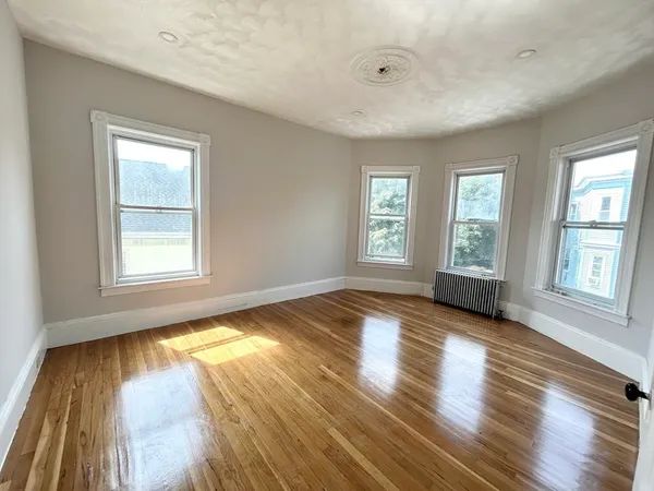 $2,900 | 22 Humphreys Street, Unit 3, Boston, MA 02125