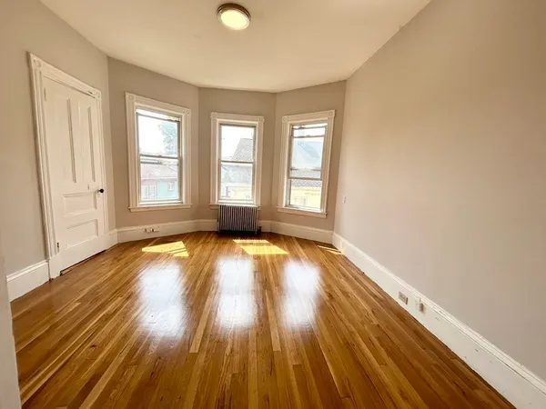 $2,900 | 22 Humphreys Street, Unit 3, Boston, MA 02125