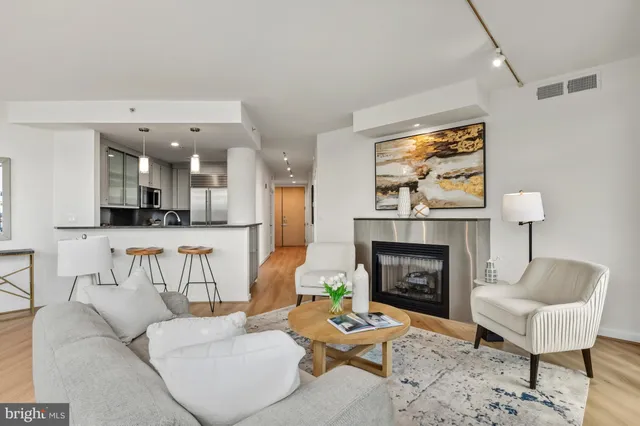 $1,175,000 | 1300 13th Street Northwest, Unit 801, Washington, DC 20005