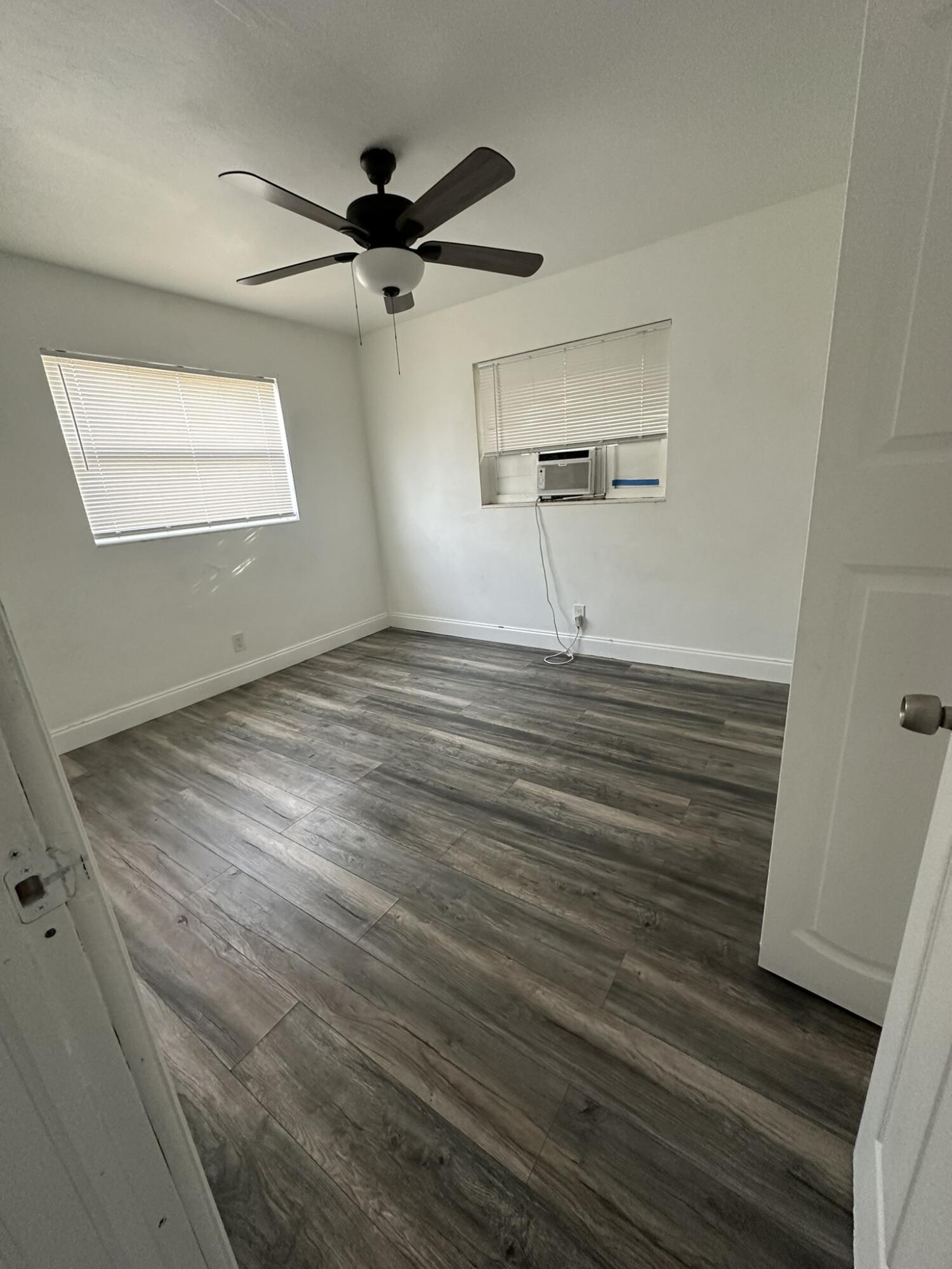 1245 West 35th Street Riviera Beach, FL 33404 - Photo 23 of 47 IMG_9199