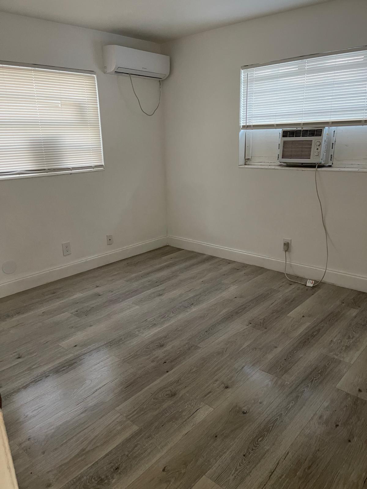 1245 West 35th Street Riviera Beach, FL 33404 - Photo 9 of 47 3570ff9e-947b-42e4-abe9-1703e69ac1cc