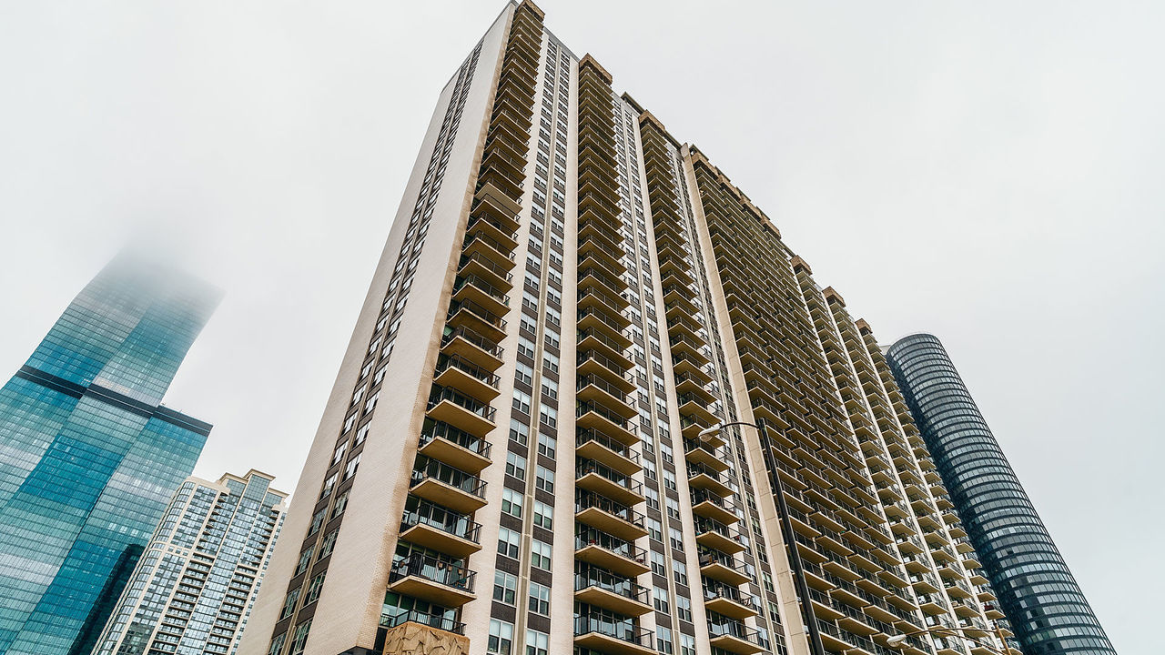 400 East Randolph Street, Unit 3915 Chicago, IL 60601 - Photo 1 of 16 a view of a balcony