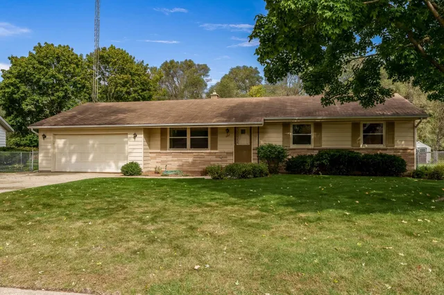 $299,000 | 3337 Colby Lane, Janesville, WI 53546