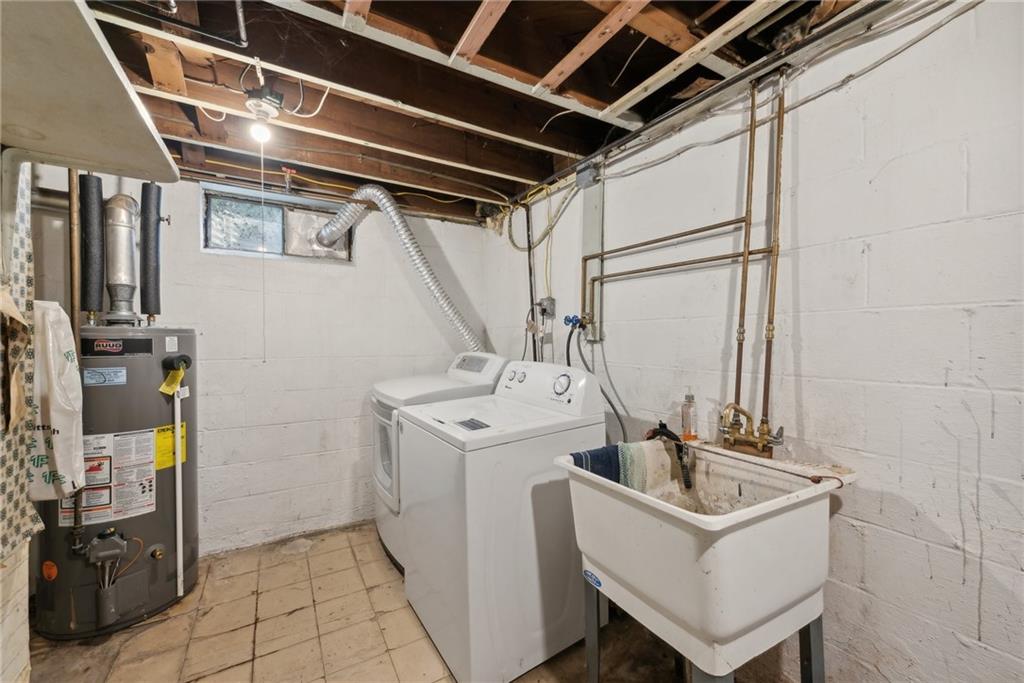 2074 Monroeville Road Monroeville, PA 15146 - Photo 25 of 26 a utility room with dryer and washer