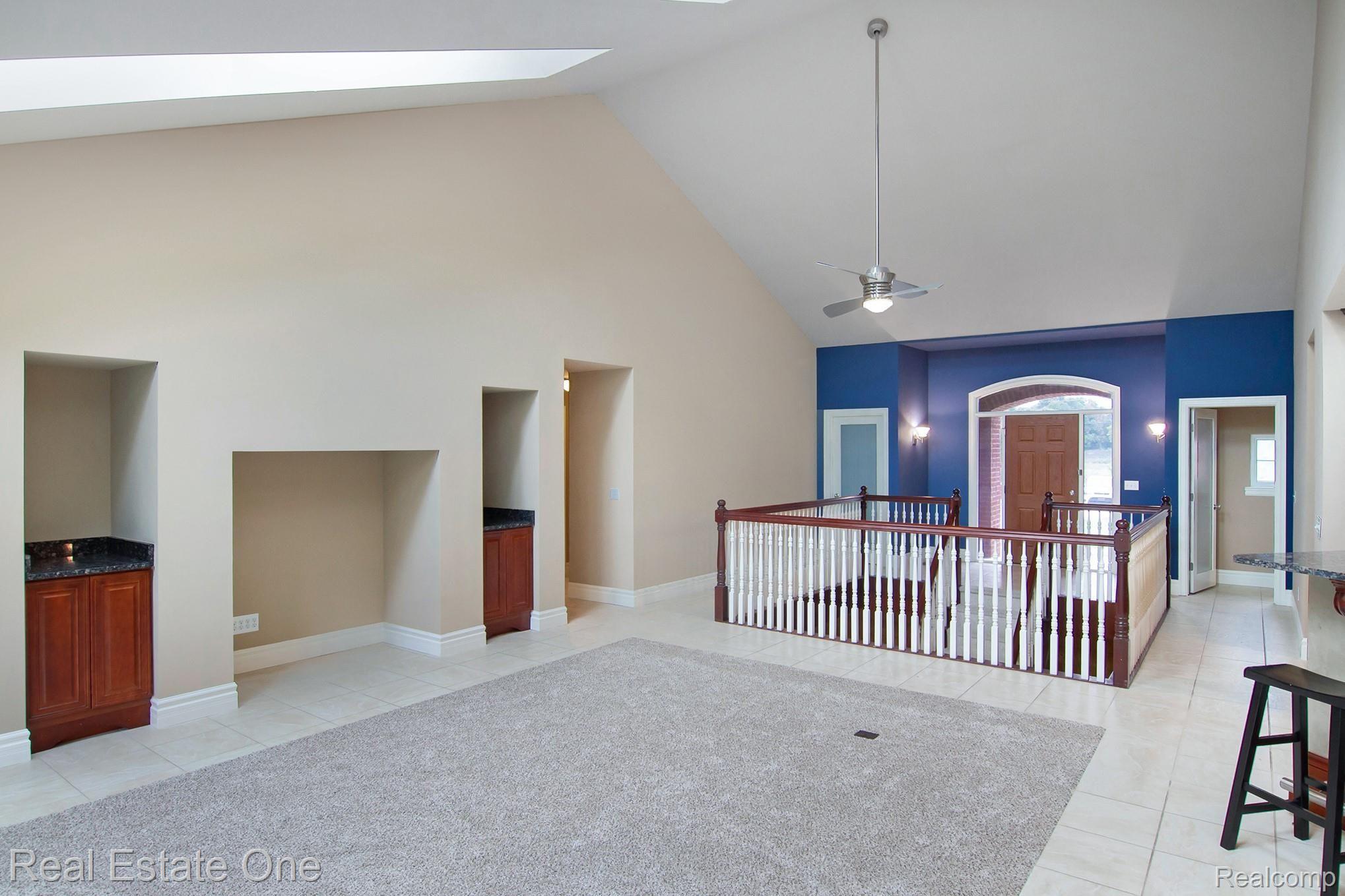 51900 Baker Road New Baltimore, MI 48047 - Photo 6 of 26 IMG_0801-.jpg