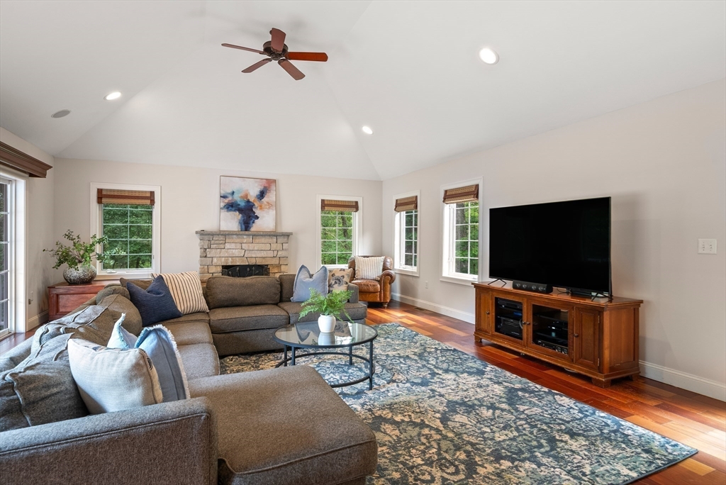 14 Harnden Road Foxboro, MA 02035 - Photo 17 of 40