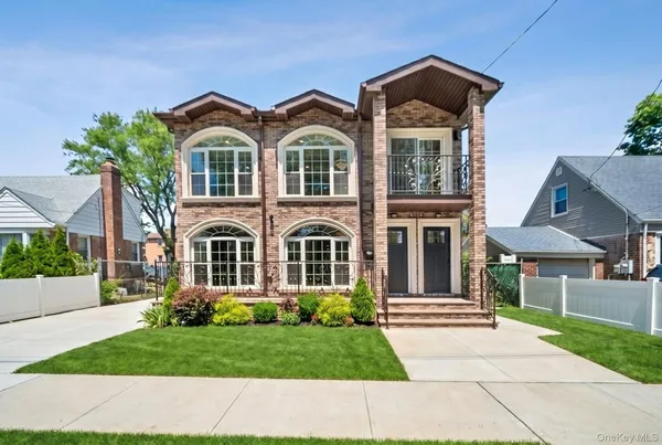 $1,799,000 | 139-18 250th Street | Rosedale