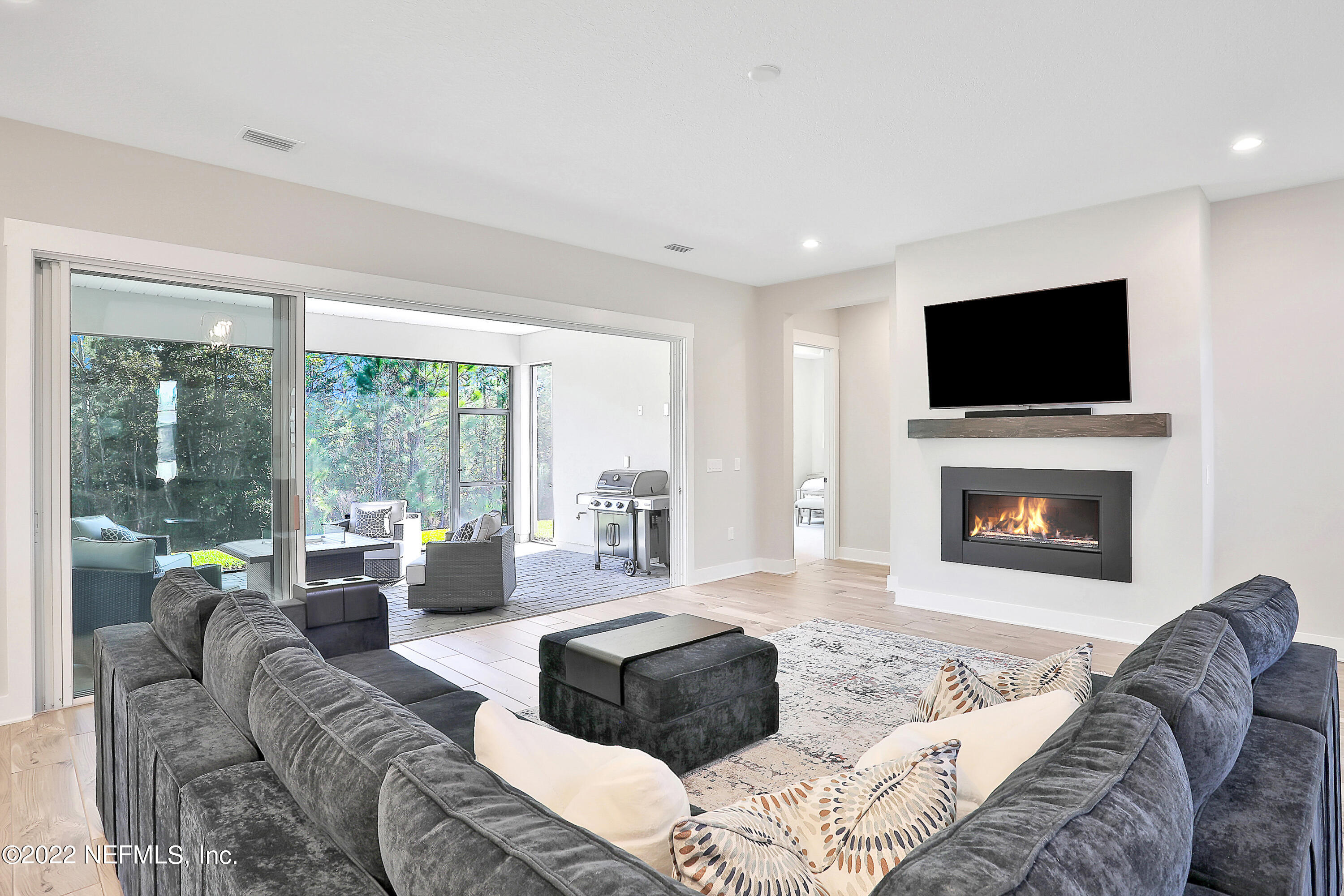 10170 Silverbrook Trail Jacksonville, FL 32256 - Photo 11 of 62 Fireplace