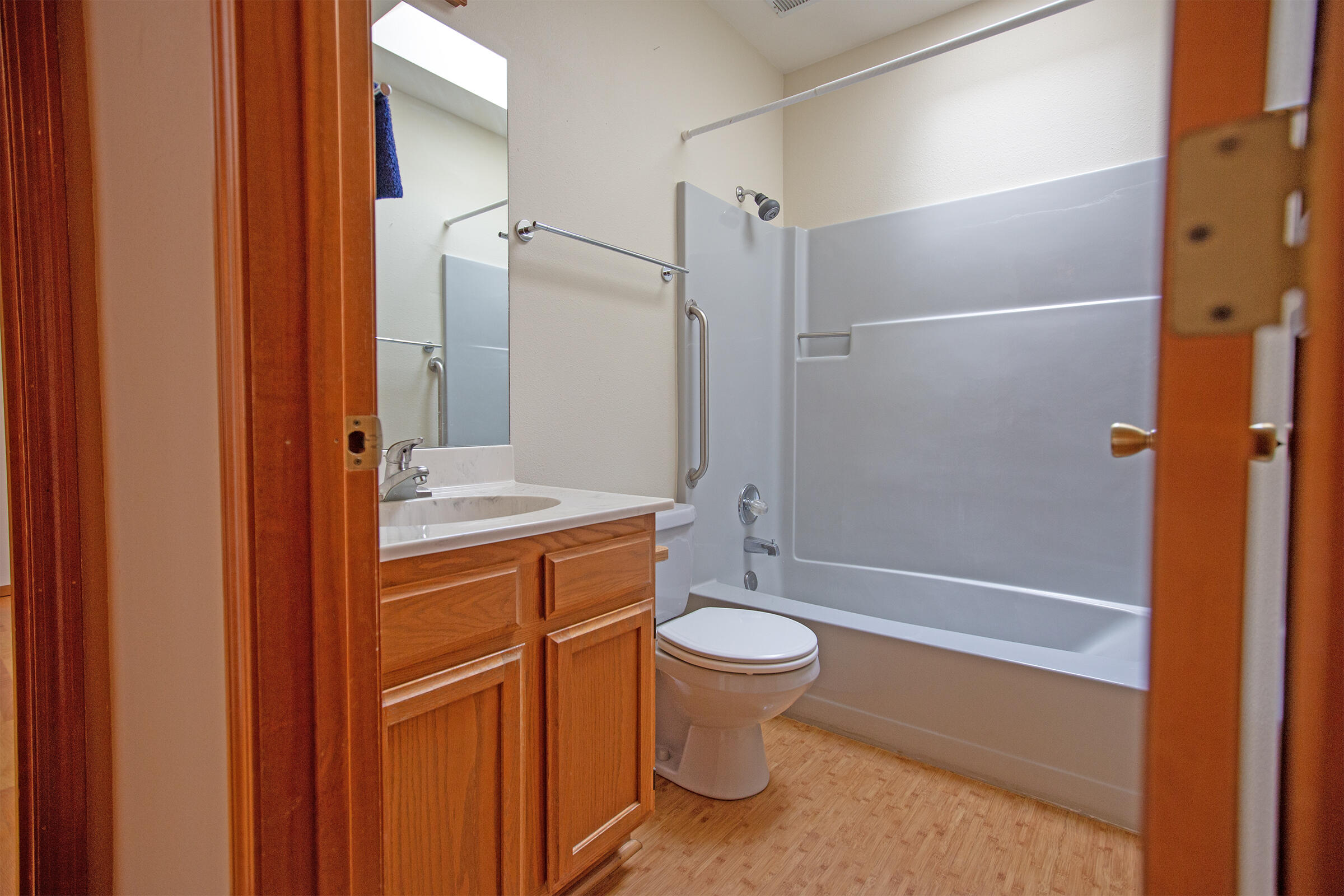159 North Wightman Street Ashland, OR 97520 - Photo 17 of 22 Shared Bath