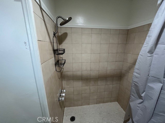73740 Santa Rosa Way, Unit C Palm Desert, CA 92260 - Photo 12 of 18 a bathroom with a shower