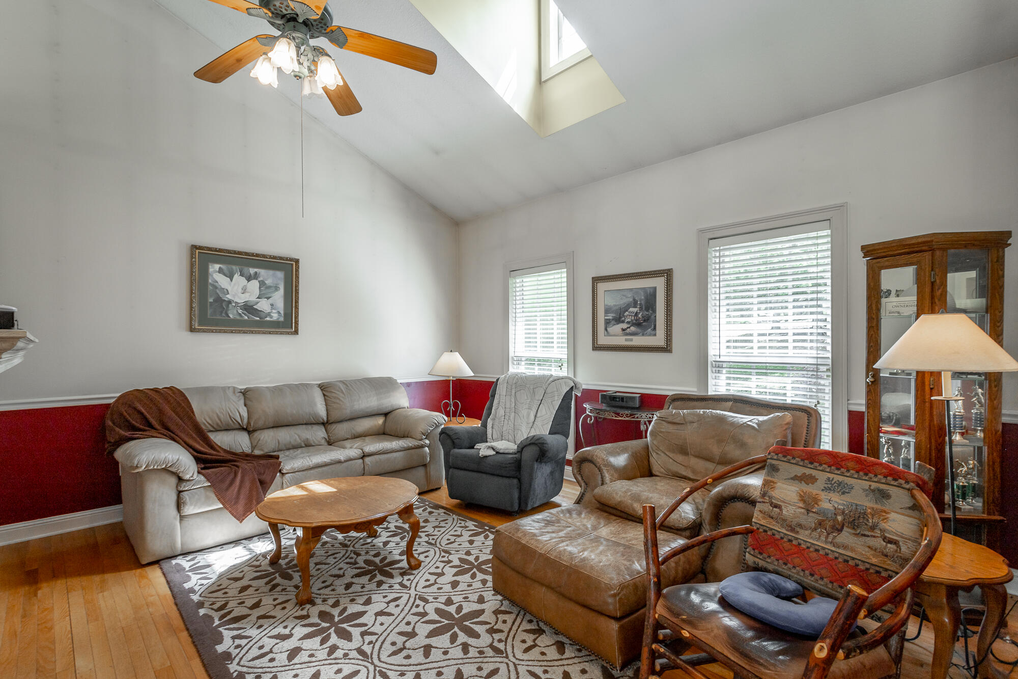 188 Lookout Drive Rising Fawn, GA 30738 - Photo 29 of 70 Living Room
