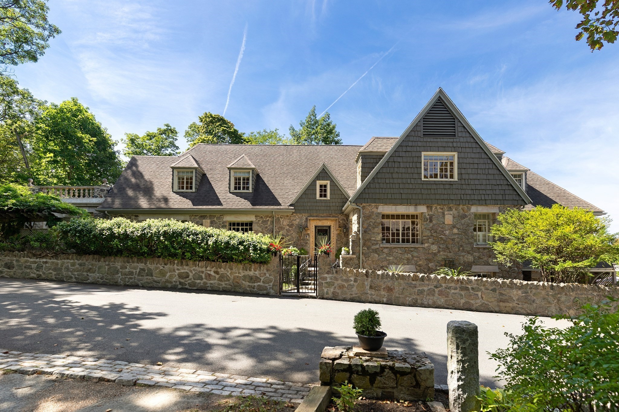9 Galloupes Point Road Swampscott, MA 01907 - Photo 2 of 42 Gallery Image 2