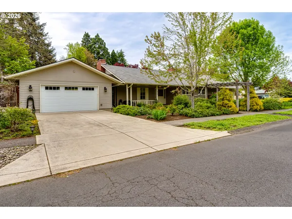 $850,000 | 410 Dartmoor Drive, Eugene, OR 97401