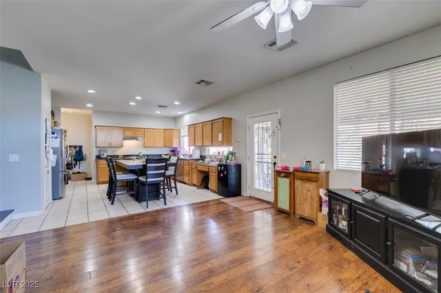 $3,195 | 1048 Painted Daisy Avenue, Henderson, NV 89014