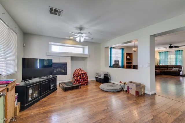 $3,195 | 1048 Painted Daisy Avenue, Henderson, NV 89014