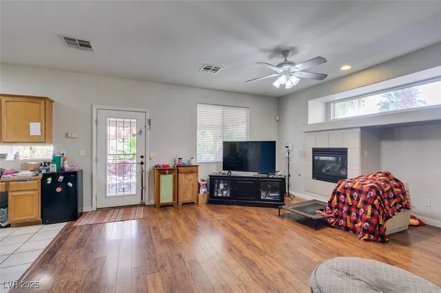 $3,195 | 1048 Painted Daisy Avenue, Henderson, NV 89014