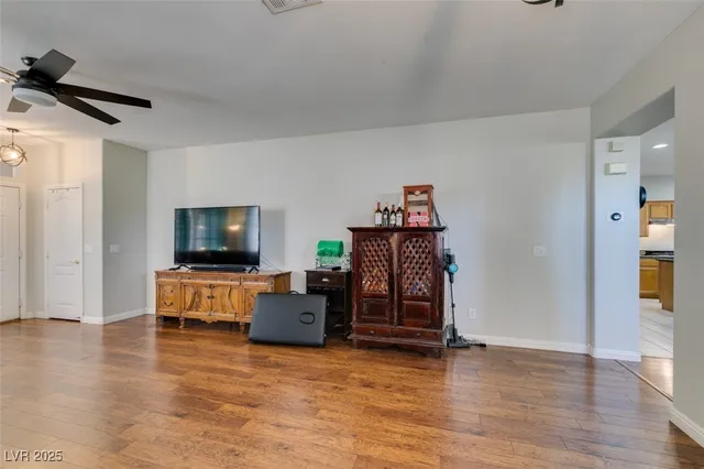 $3,195 | 1048 Painted Daisy Avenue, Henderson, NV 89014