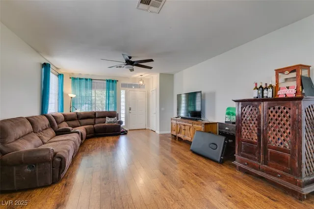 $3,195 | 1048 Painted Daisy Avenue, Henderson, NV 89014