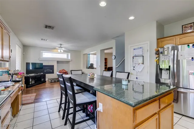 $3,195 | 1048 Painted Daisy Avenue, Henderson, NV 89014