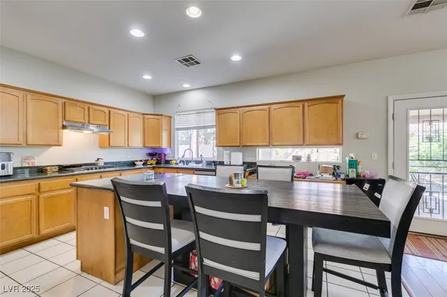 $3,195 | 1048 Painted Daisy Avenue, Henderson, NV 89014