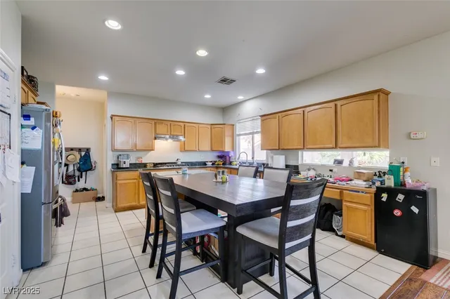 $3,195 | 1048 Painted Daisy Avenue, Henderson, NV 89014