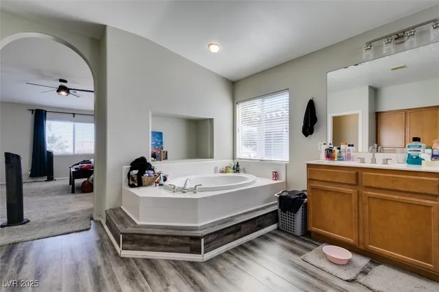 $3,195 | 1048 Painted Daisy Avenue, Henderson, NV 89014