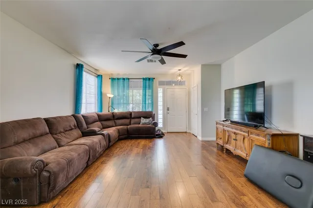 $3,195 | 1048 Painted Daisy Avenue, Henderson, NV 89014