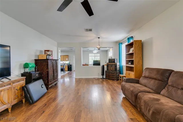 $3,195 | 1048 Painted Daisy Avenue, Henderson, NV 89014