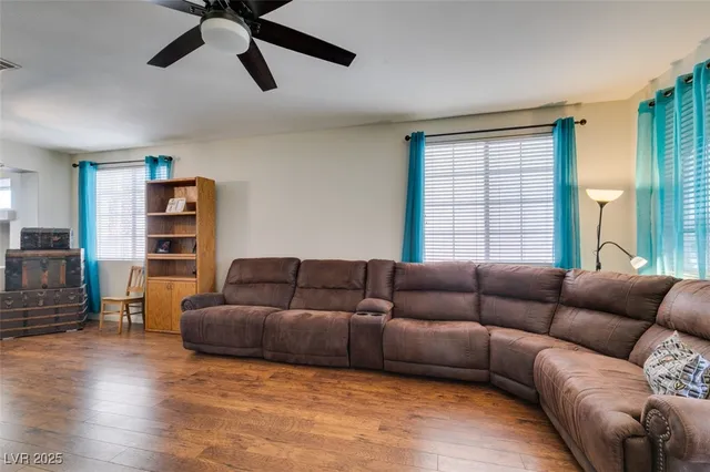 $3,195 | 1048 Painted Daisy Avenue, Henderson, NV 89014