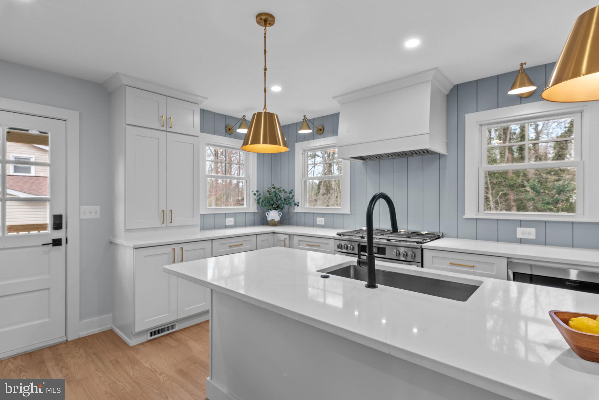 308 Halsey Road Annapolis, MD 21401 - Photo 8 of 46